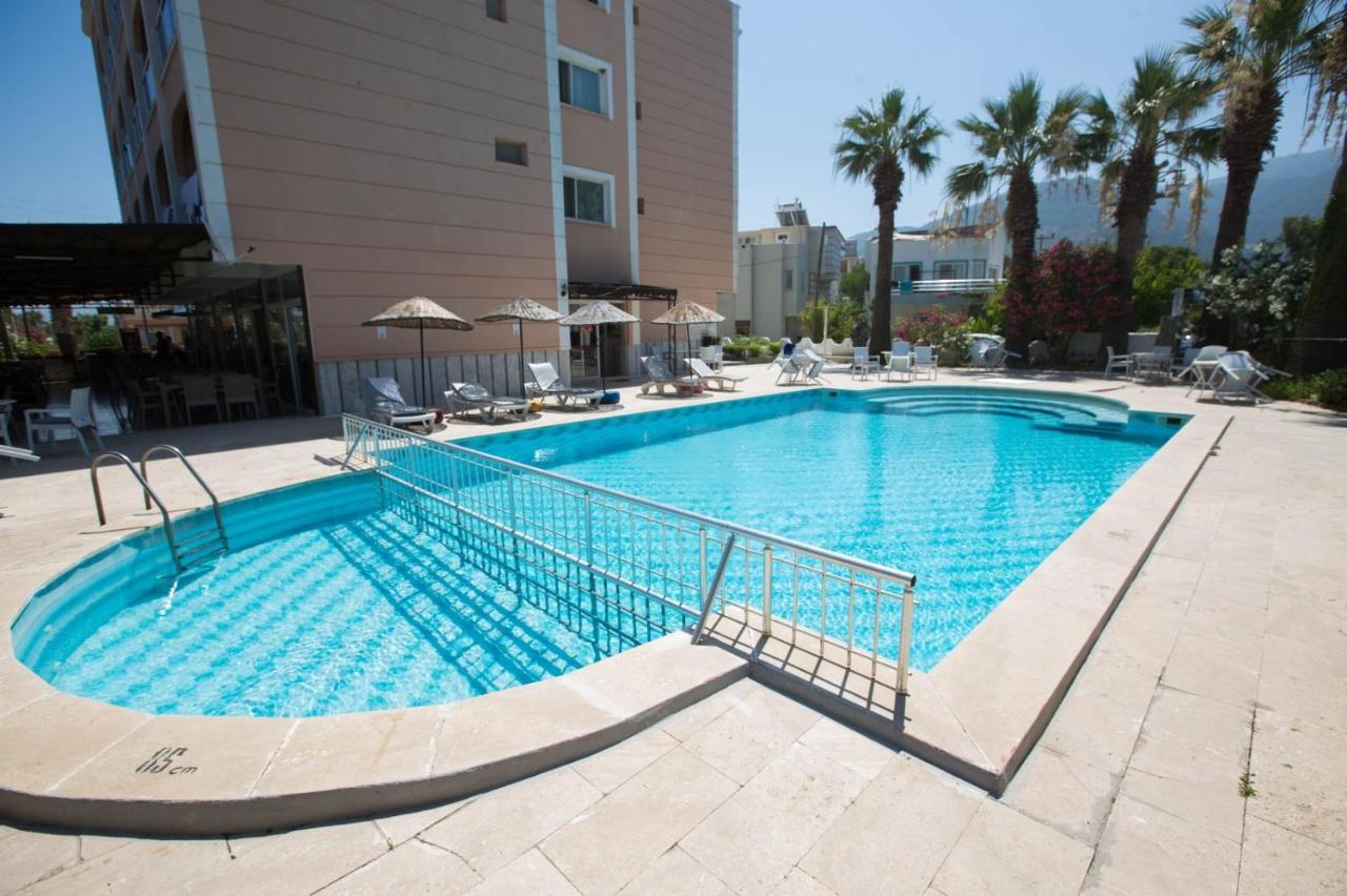 Holiday Hotel Kusadası Exterior foto